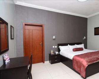 Prenox Hotels And Suites - Benin City - Habitación