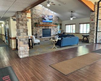 AmericInn by Wyndham Kewanee - Kewanee - Lobby