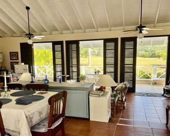 Spacious Private Paradise For Nature Lovers - An Extraordinary Vacation Rental! - Frederiksted - Jadalnia