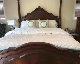 Royalty B&B - Richmond - Bedroom