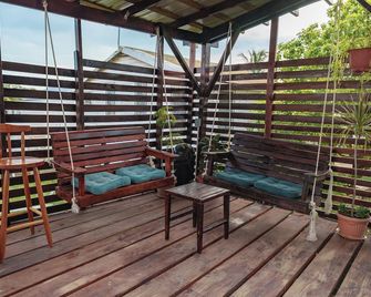 كاسا دي شانجريلا بوتيك هوتل - مدينة بليز - شرفة مرصوفة