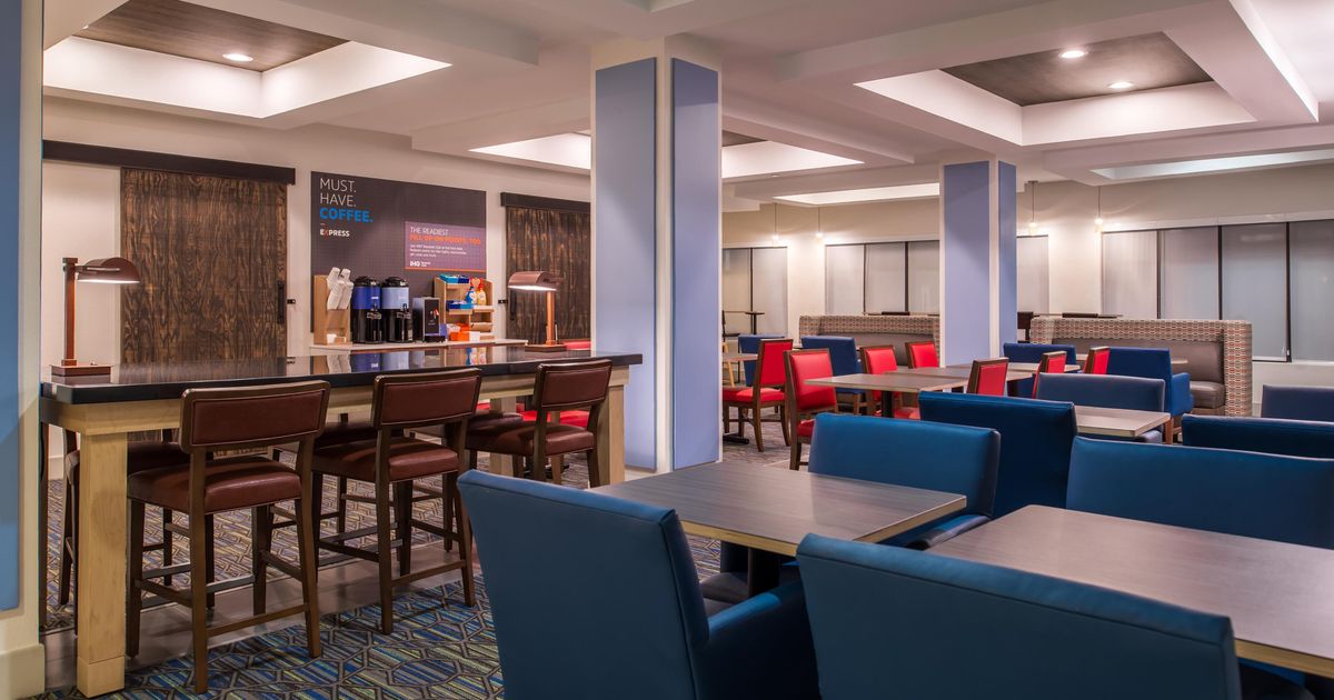 Holiday Inn Express & Suites TampaAnderson Rd/Veterans Exp £39. Tampa