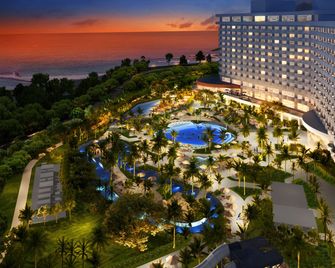 جراند مركيور أوكيناوا منتجع كيب زانبا - يوميتان - حوض السباحة