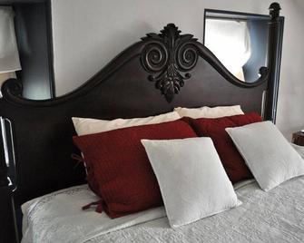 Ash Mill Farm Bed & Breakfast - Doylestown - Bedroom