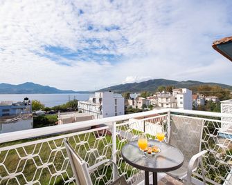 Zoe Seaside - Aidipsos - Балкон