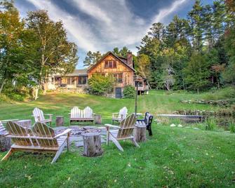 Red Brick Retreat - 8br 6ba Hot Tub Sauna Home Gym - Londonderry - Terasa