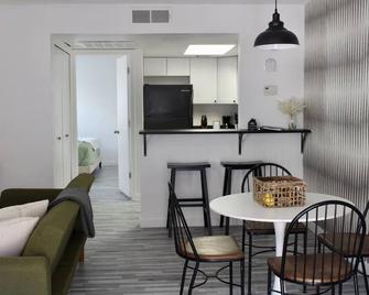 Upgraded Condo Close to All the Tempe Action - Tempe - Restaurante