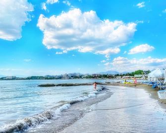 Leda Beach Hotel - סידה - חוף