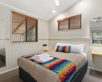 Ashmore Palms Holiday Village - Ashmore - Bedroom