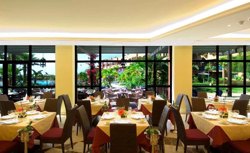 بيير آند فاكانسيز إيستبونا