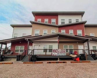 Comfy Balcony Suite Unit 2 ready to enjoy BBQ with sunrise or sunsets views - Lava Hot Springs - Building