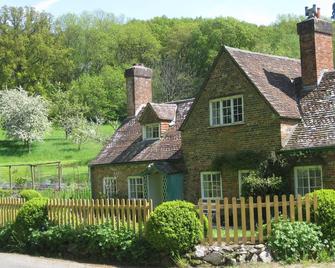 Job's Mill Cottage - Warminster - Building
