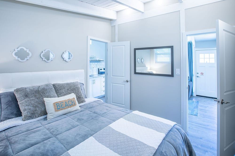 Boutique Suite #6 - The Blue Mountains - Bedroom