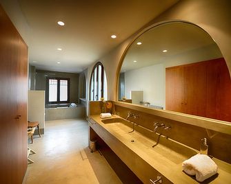 Palacio Carvajal Girón - Plasencia - Bedroom