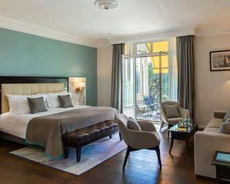 Grand Hotel Suisse Majestic, Autograph Collection - Montreux - Bedroom