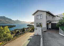 Amity Serviced Apartments - Queenstown - Building