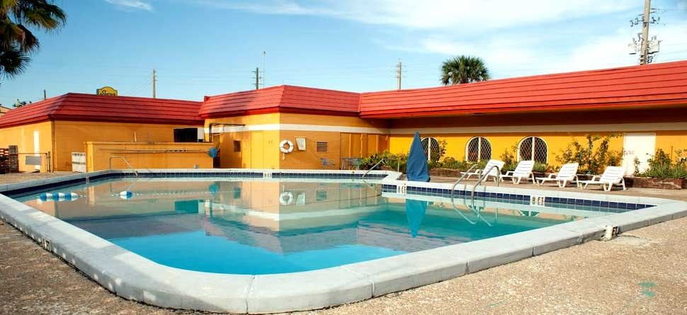 Scottish Inn Downtown Jacksonville - ג'קסונוויל - בריכה