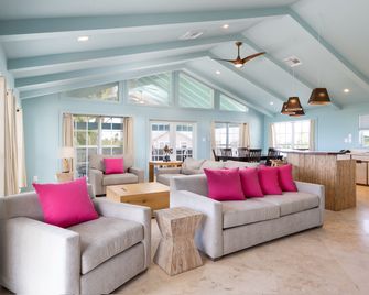 Lime Tree Bay Resort - Islamorada - Living room