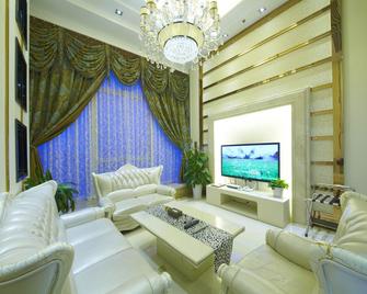 Louidon Mega Apartment Of Kam Rueng Plaza - Sunshine Apartment - Guangzhou - Living room