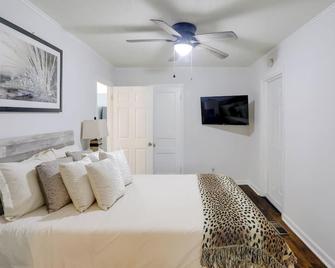 Updated North Greenwood Cottage Less Than 1 Mi to Dtwn! - Greenwood