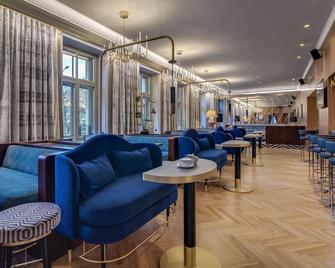 Grand Poet Hotel By Semarah - ריגה - טרקלין