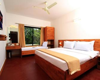 Hotel Dwara - Subrahmanya - Bedroom