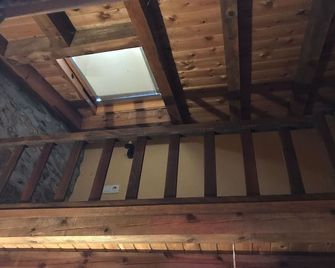 La Plazuela - Navalguijo - Navalonguilla - Stairs