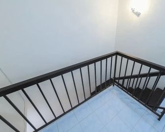 90579 U Inn - Мірі - Сходи