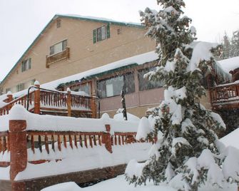 Edelweiss Resort and Restaurant - Greer - Edificio