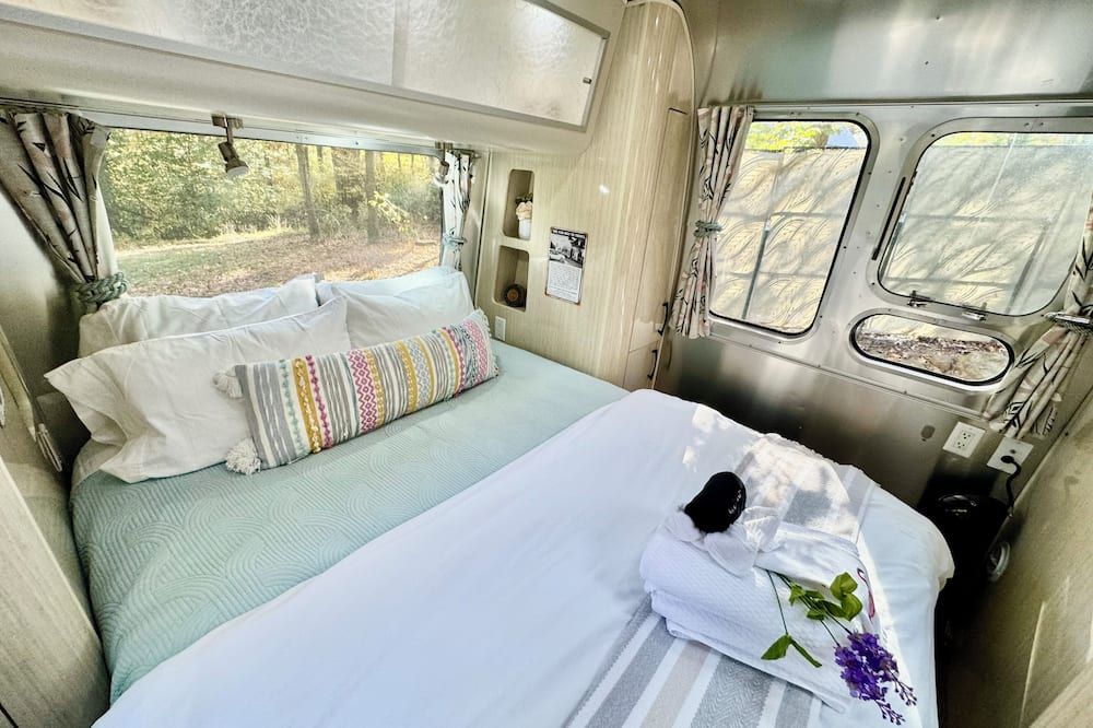 Airstream in Wine Country Hot Tub Extra Cost