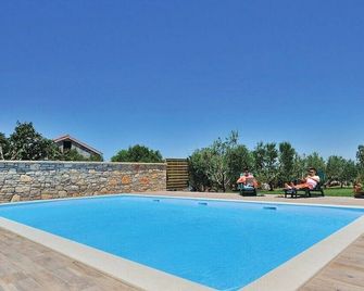 Apartments Bozena - Biograd na Moru - Bazén