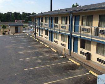 Hotel Super 7 Inn - ליטל רוק - בניין