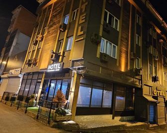 Çorlu Aras Hotel & City Center Location - Çorlu - Gebäude