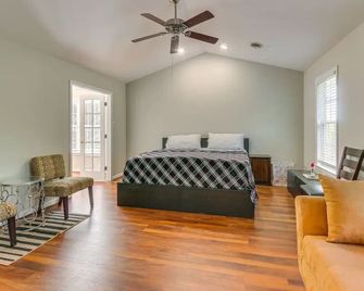 Charming 3-bedroom house in enchanting Point of Rocks with WiFi, 3 car garage - Brunswick - Habitación