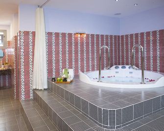 Rembrandt Hotel Nha Trang - Nha Trang