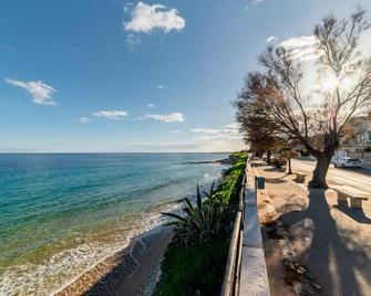 Le 4 Perle Apartments - Avola - Spiaggia
