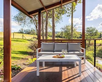 Seven Peaks Farm Stay - Beerwah - Patio