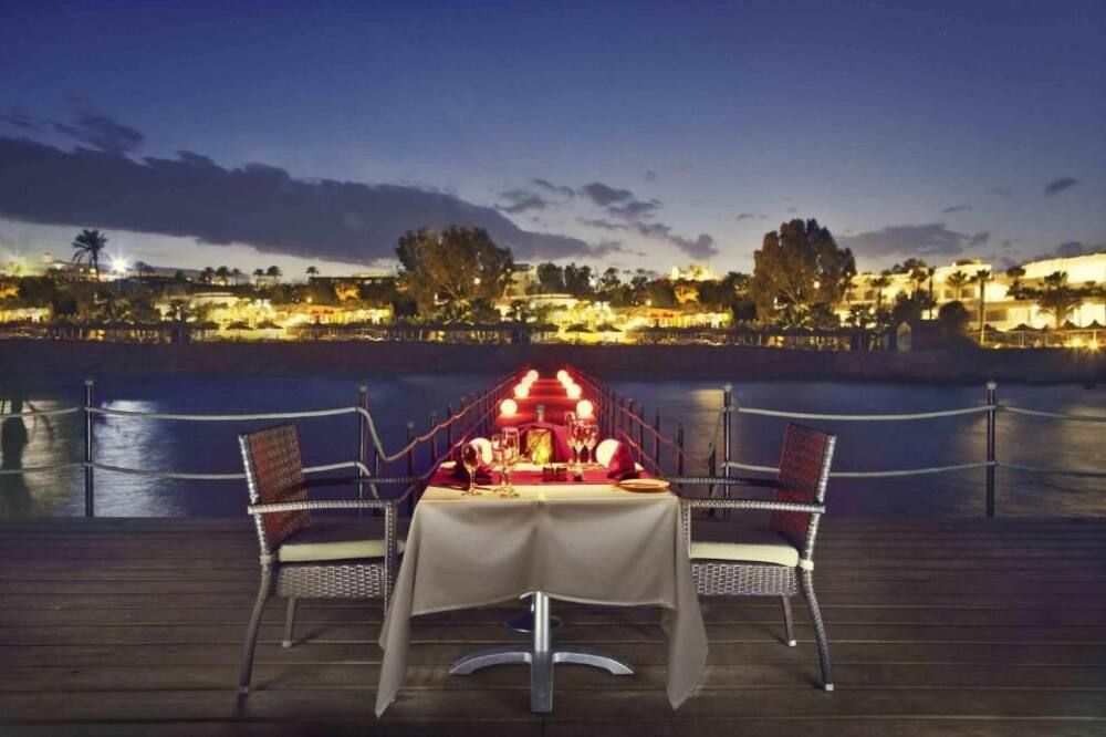 إكسبيرينس كيروسيز بريميير خليج نعيمة