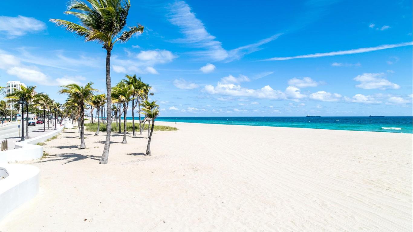 Holiday Inn Express & Suites Fort Lauderdale Airport South