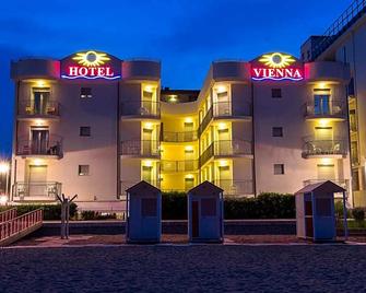 Hotel Vienna - קאורלה - בניין
