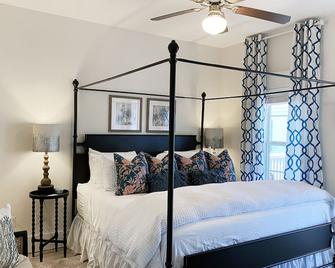 Beautiful Beach House by Pool & HotTub-Dog Friendly - Port St. Joe - Bedroom