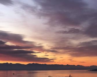 Luxury Ocean View, home in Powell River! Super Clean - Powell River - Venkovní prostory