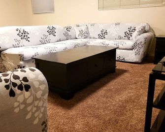 Basement Apartment Minutes from World Class Skiing - Cottonwood Heights - Sala de estar