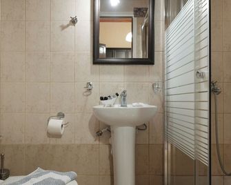 Erifili Apartments - Sidari - Bathroom