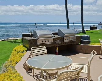 Oceanfront Ground Floor Two Bed Condo At Maalaea Kai - Maalaea - Restaurant