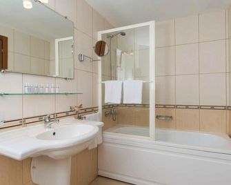 Hotel Fenix - Sunny Beach - Bathroom