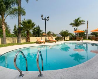 Hampton Inn by Hilton Guadalajara - Airport - גוואדאלחארה - בריכה