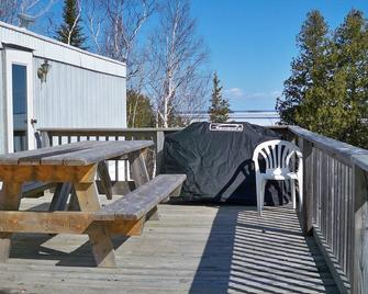 Private Lakefront Home - Harbor View Overlooking Sturgeon Bay - Drummond - Balcón