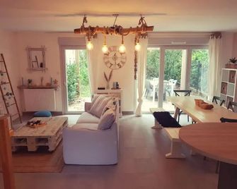 Maison Spa Proche Gare Et Centre Ville - Le Teich - Sala de estar