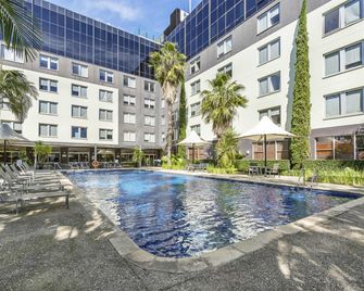 together co-living - Preston - Piscina